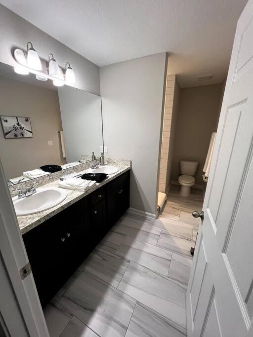 Holiday home The August - 3br 2.5ba Open Concept 1.4 Mi To Town *