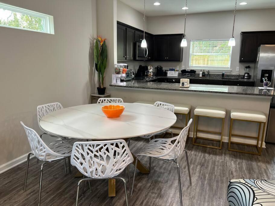 The August - 3br 2.5ba Open Concept 1.4 Mi To Town St. Augustine