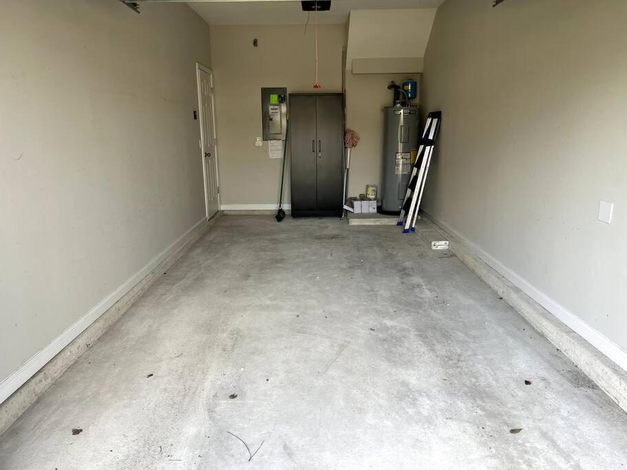 Holiday home The August - 3br 2.5ba Open Concept 1.4 Mi To Town *