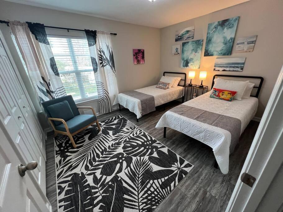 The August - 3br 2.5ba Open Concept 1.4 Mi To Town Holiday home