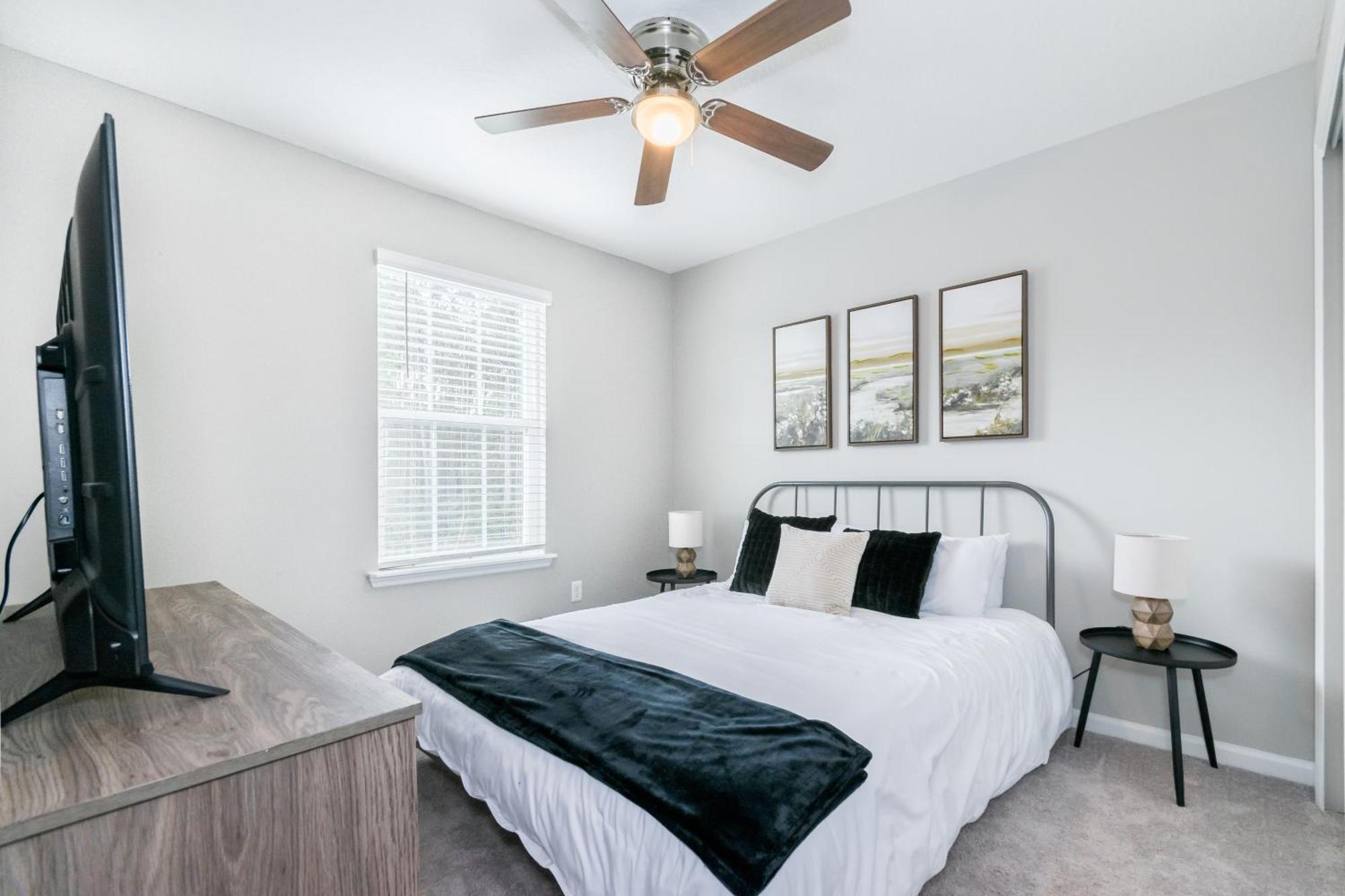 Holiday home Cozy 3br Townhouse, 15 Mins To Downtown *
