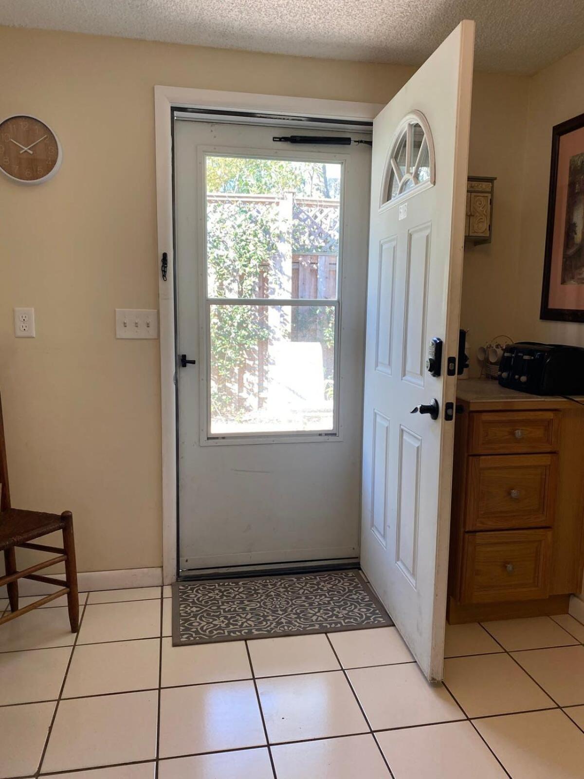 Comfy And Quiet Apt 5 Min Walk To Historic Downtown Apartment