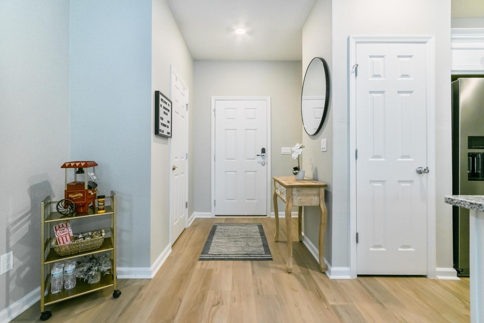 Holiday home Cozy 3br Townhouse, 15 Mins To Downtown
