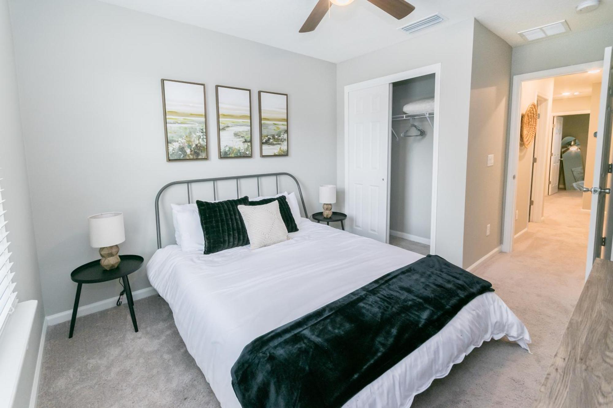 Cozy 3br Townhouse, 15 Mins To Downtown Holiday home