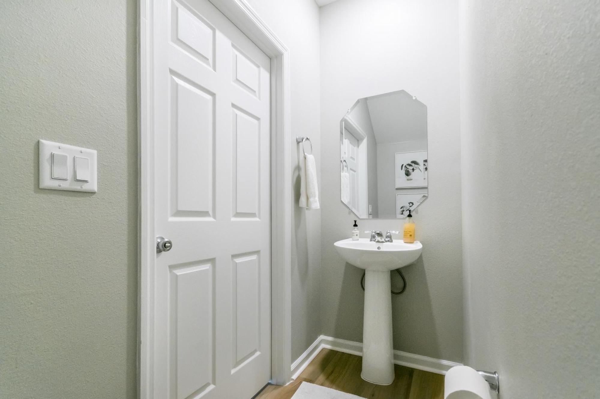 Cozy 3br Townhouse, 15 Mins To Downtown Holiday home *
