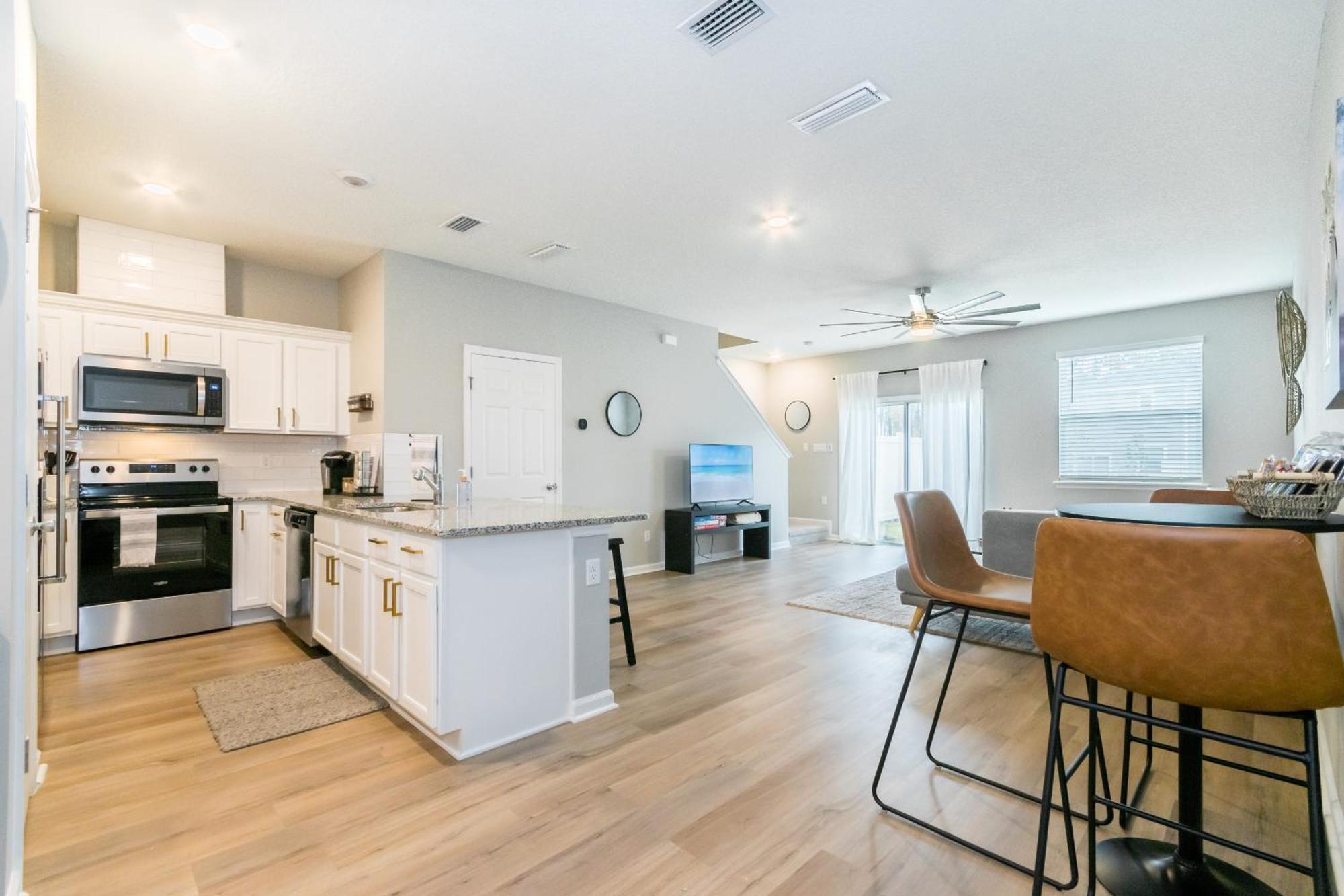 Holiday home Cozy 3br Townhouse, 15 Mins To Downtown
