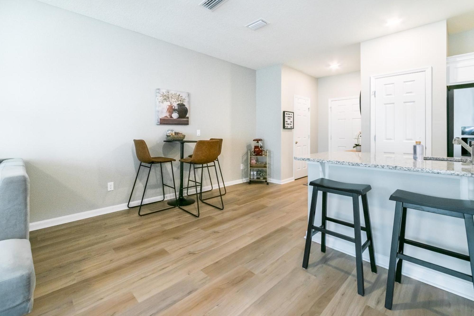 Holiday home Cozy 3br Townhouse, 15 Mins To Downtown *