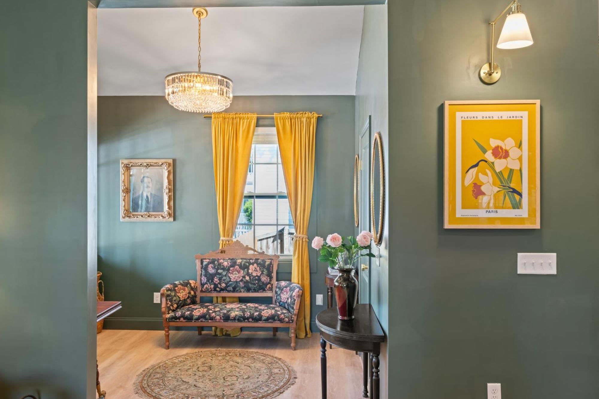 La Reverie - Historical Chic, Downtown Boutique St. Augustine