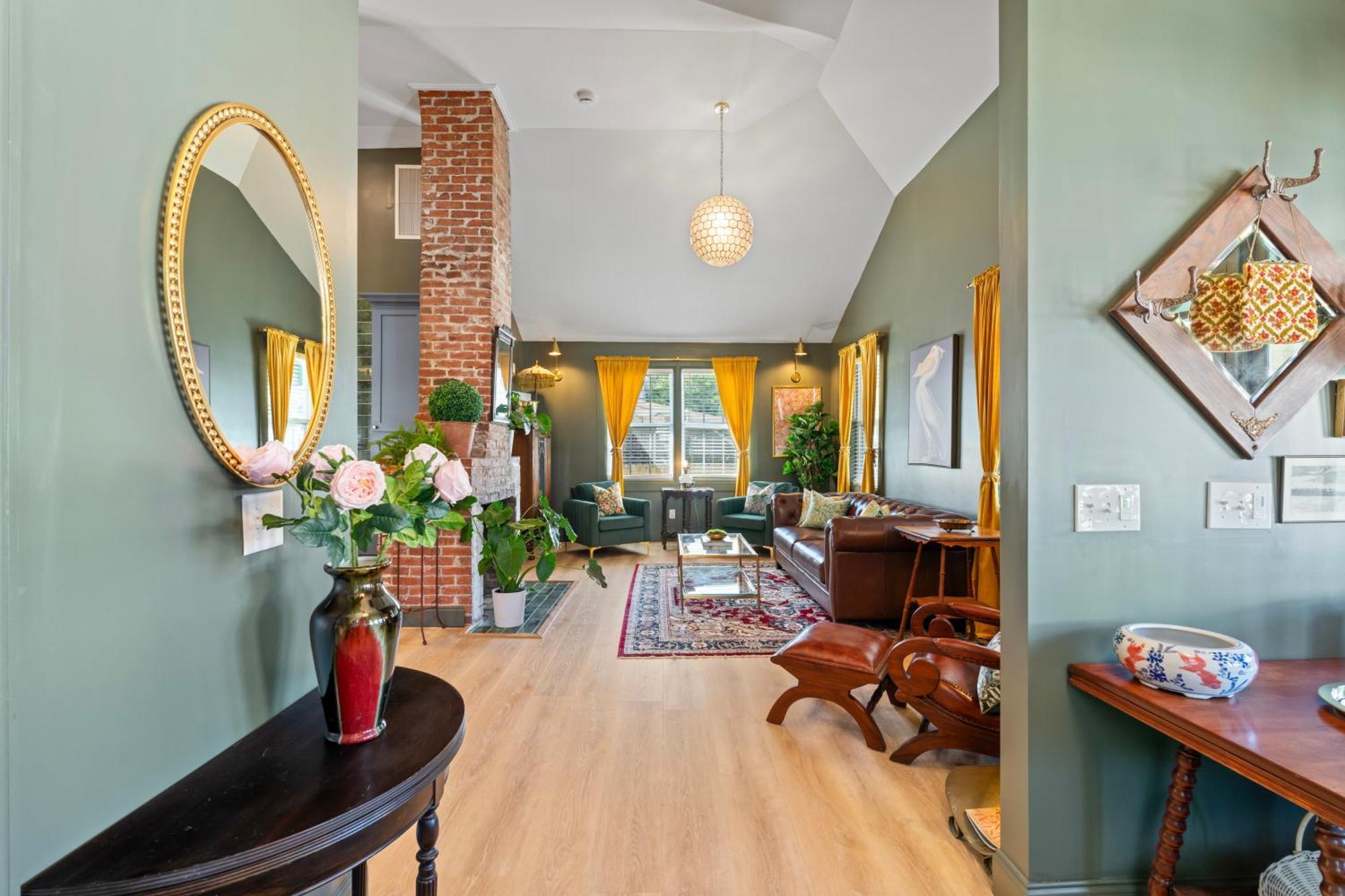La Reverie - Historical Chic, Downtown Boutique Holiday home *