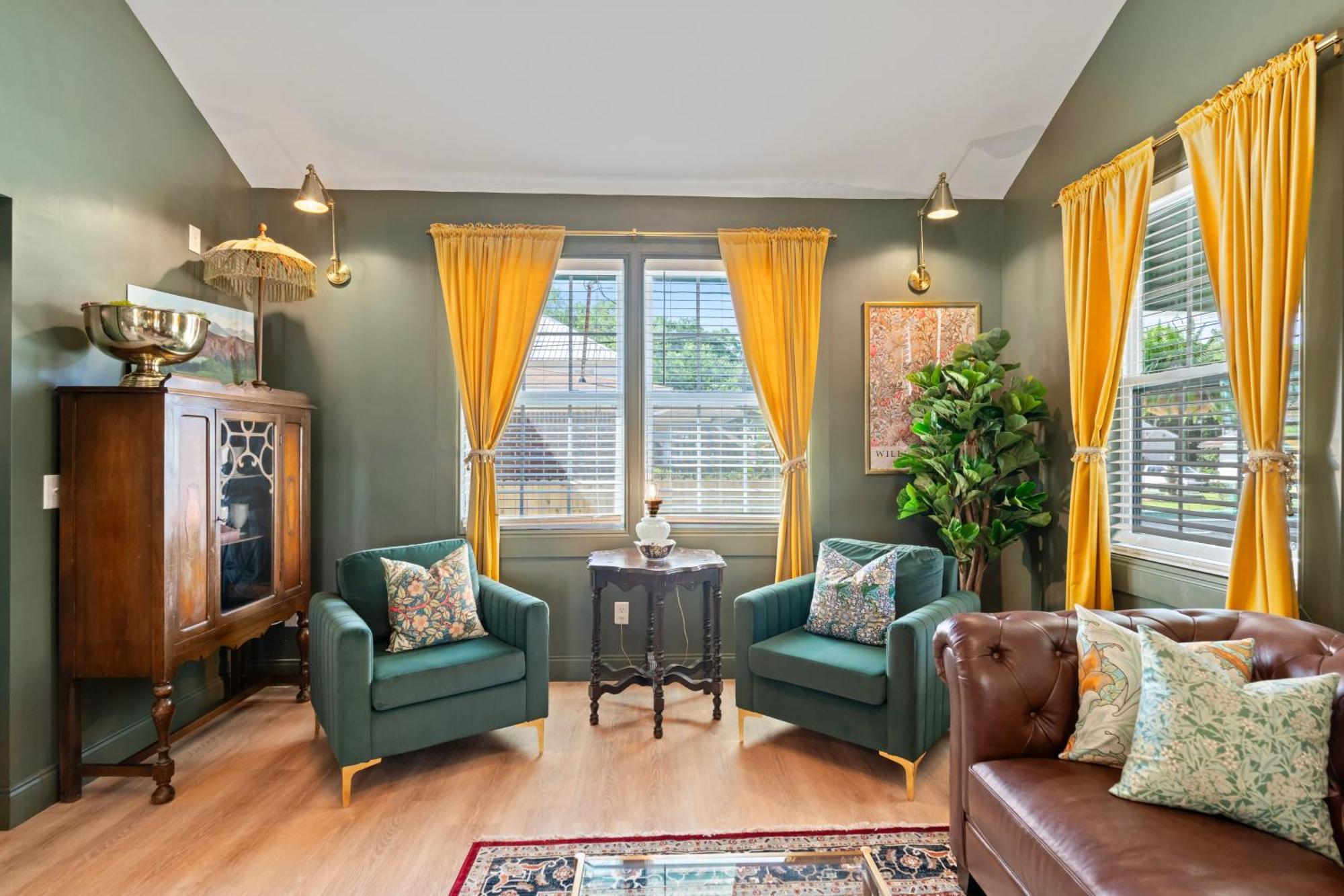 La Reverie - Historical Chic, Downtown Boutique * St. Augustine