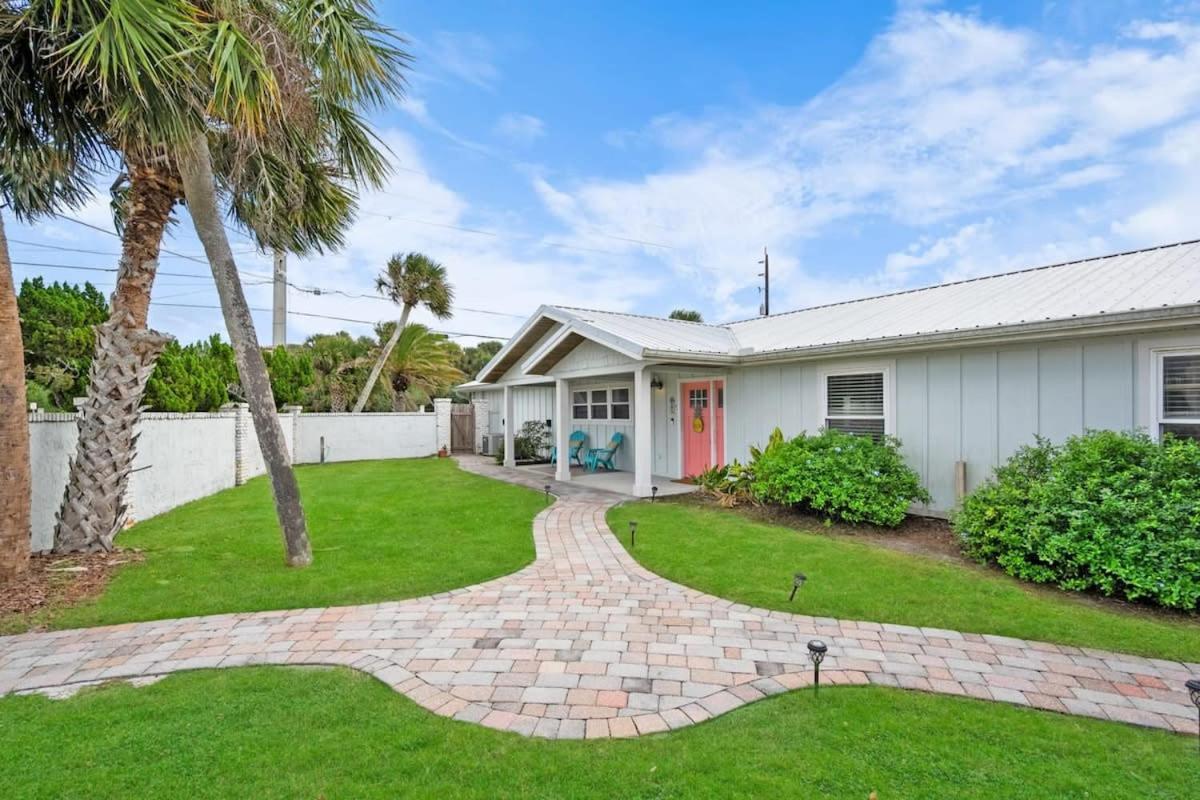Paradise Punch Beachside Duplex Holiday home *