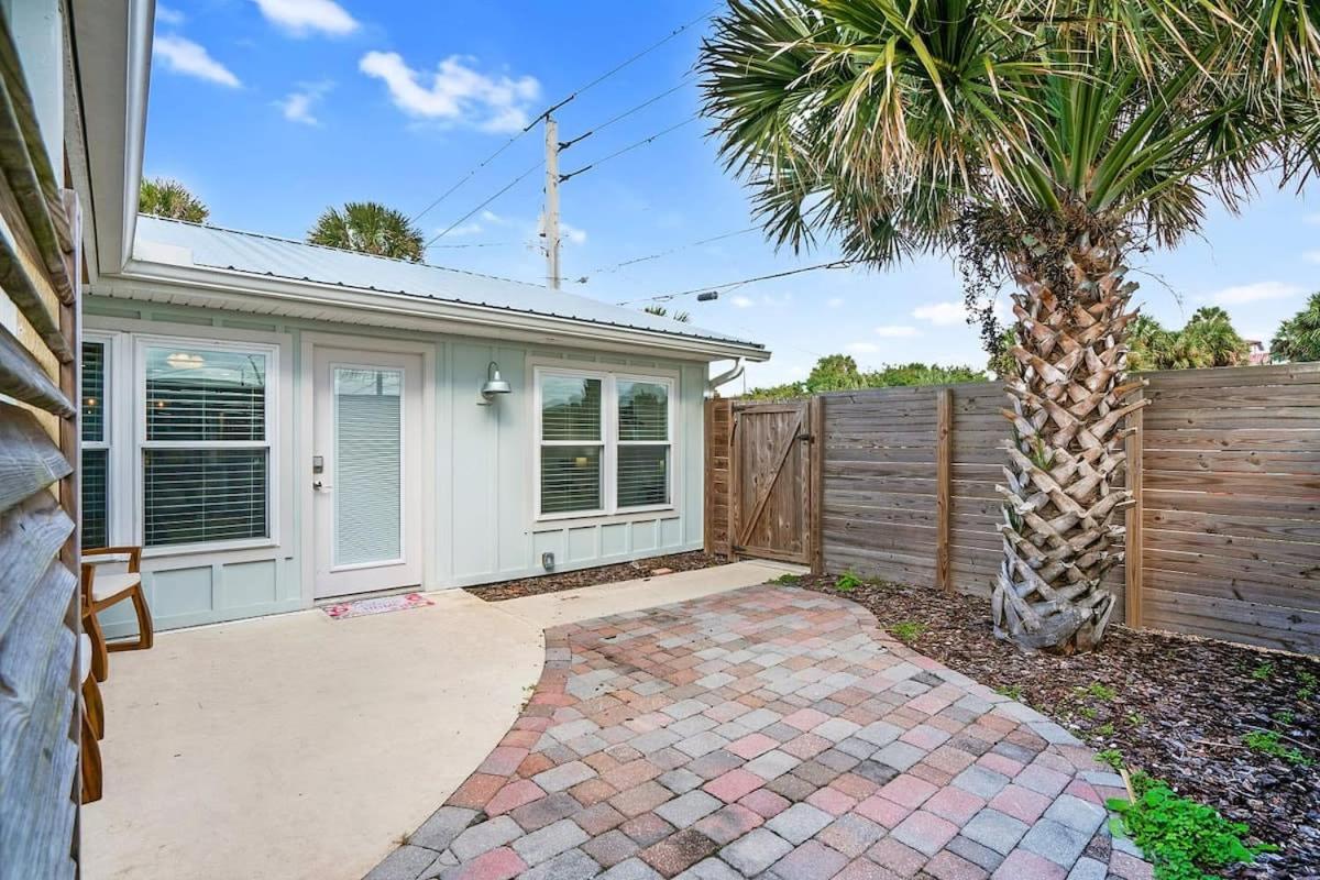 Holiday home Paradise Punch Beachside Duplex *