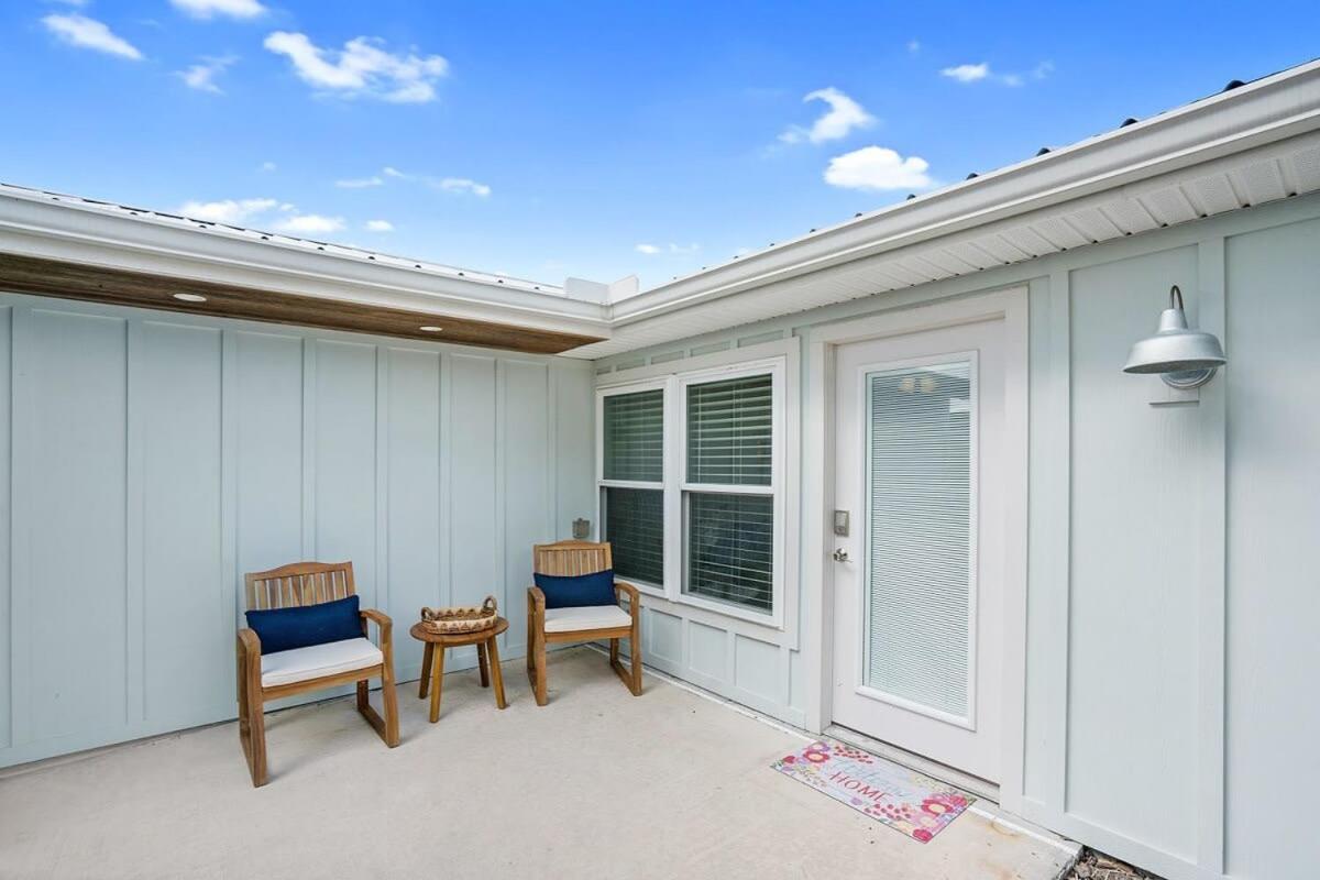 Beachside Suite, Newly Renovated, Steps To The Sand, Relax And Unwind! Apartment *