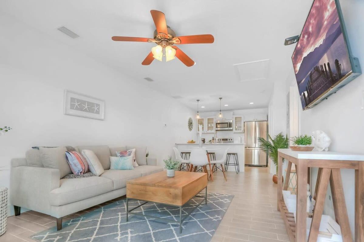 Apartment Beachside Suite, Newly Renovated, Steps To The Sand, Relax And Unwind! St. Augustine