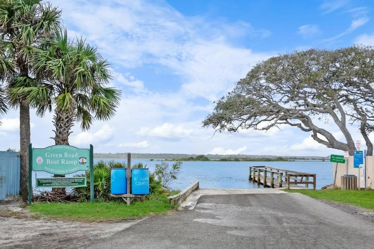Holiday home Paradise Packs A Punch! Beachside With Heated Pool, Outdoor Lounge, Steps From Access *