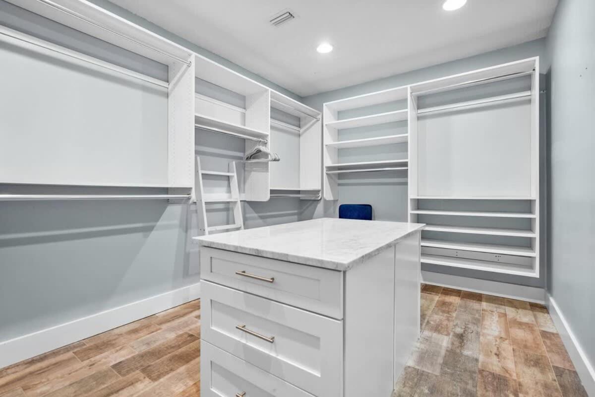 Paradise Packs A Punch! Beachside With Heated Pool, Outdoor Lounge, Steps From Access Holiday home St. Augustine