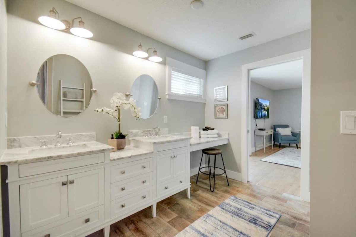 Paradise Packs A Punch! Beachside With Heated Pool, Outdoor Lounge, Steps From Access St. Augustine