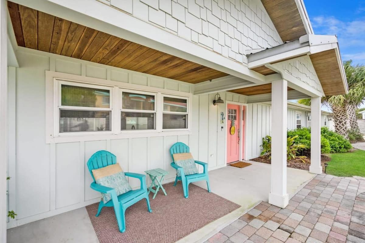 Paradise Packs A Punch! Beachside With Heated Pool, Outdoor Lounge, Steps From Access Holiday home *