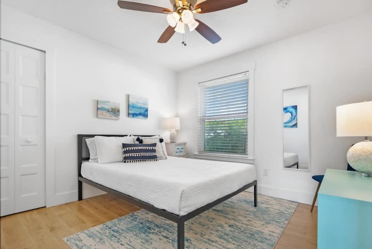 Holiday home Paradise Packs A Punch! Beachside With Heated Pool, Outdoor Lounge, Steps From Access St. Augustine