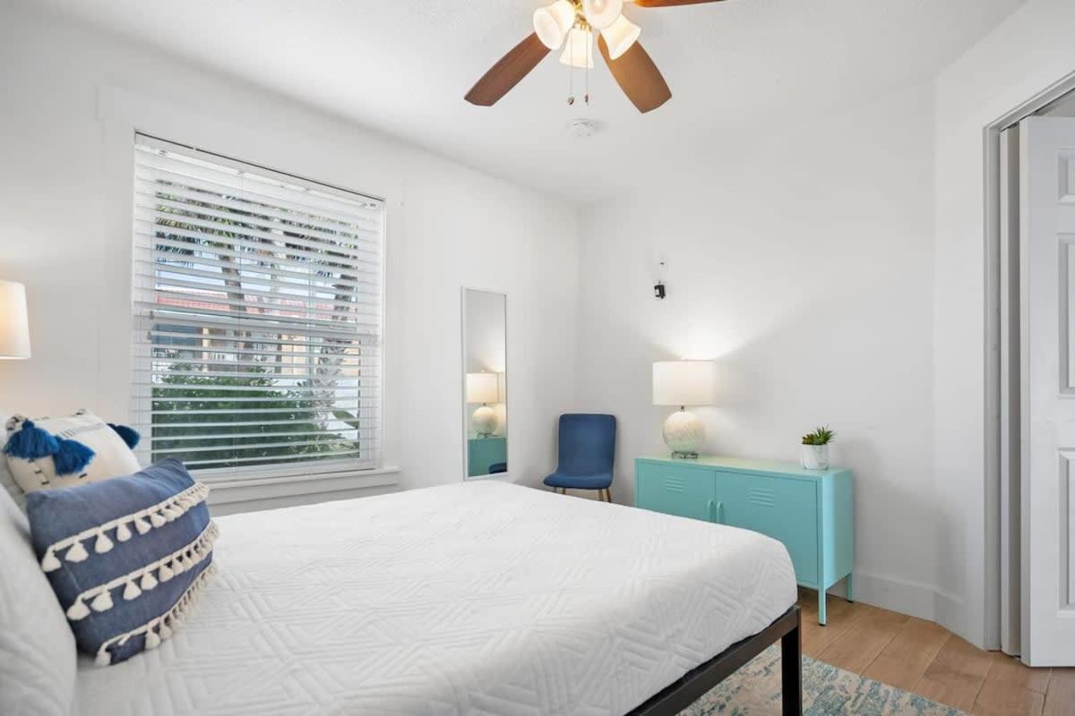 Holiday home Paradise Packs A Punch! Beachside With Heated Pool, Outdoor Lounge, Steps From Access