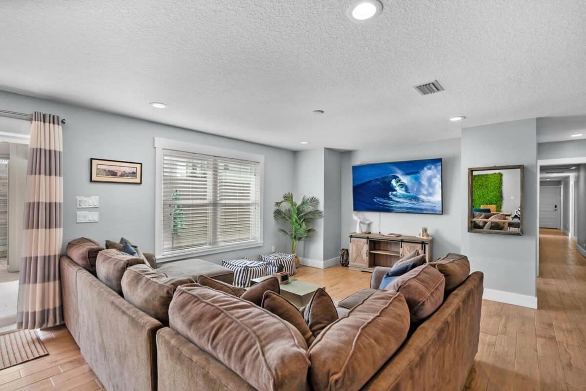 Paradise Packs A Punch! Beachside With Heated Pool, Outdoor Lounge, Steps From Access Holiday home St. Augustine