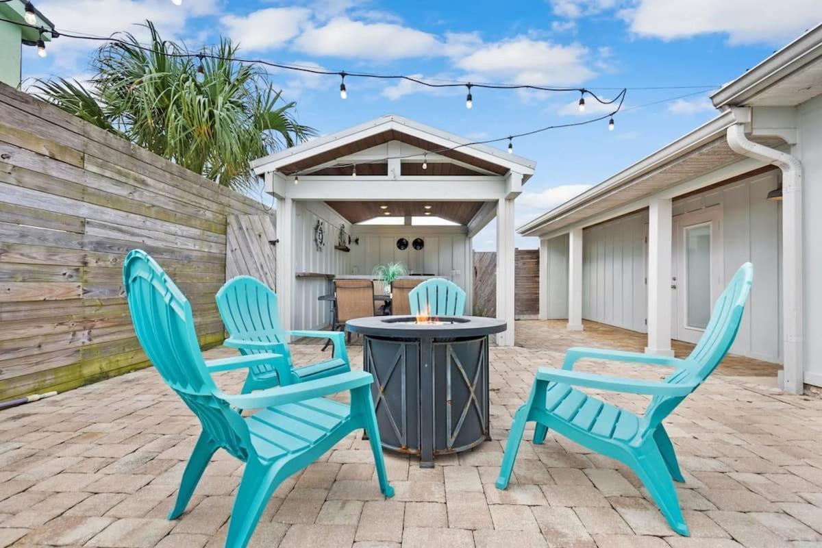 Paradise Packs A Punch! Beachside With Heated Pool, Outdoor Lounge, Steps From Access *