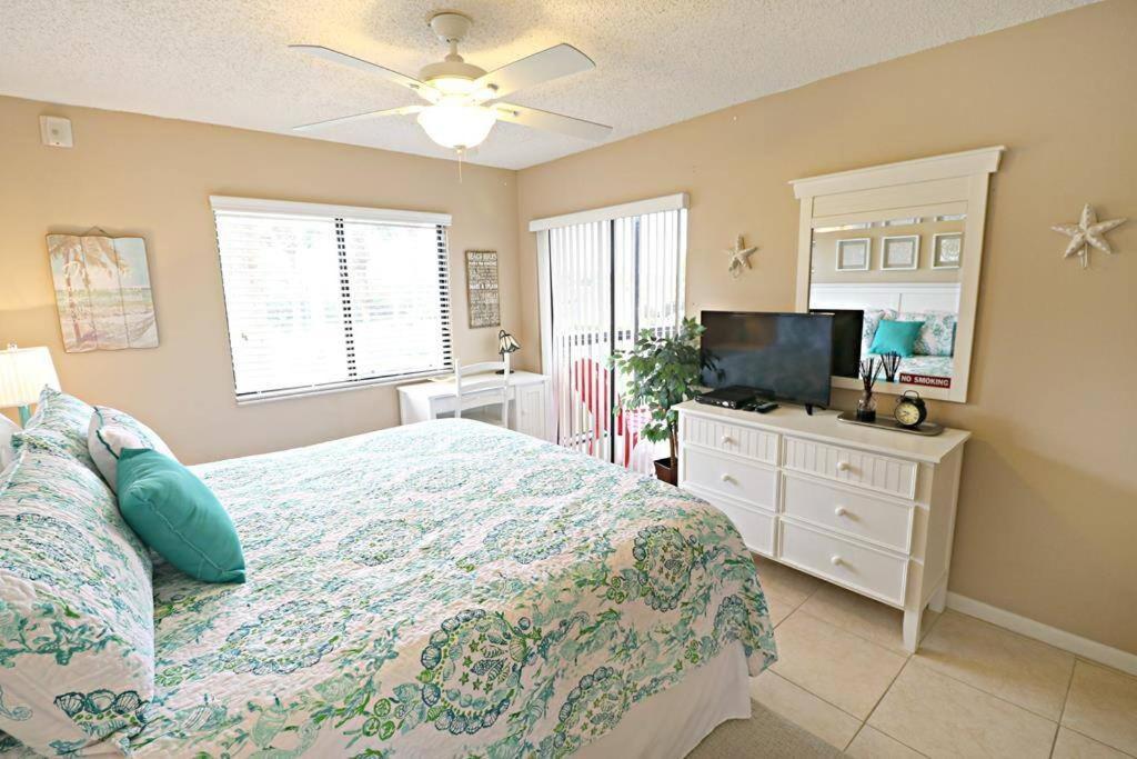 Apartment Side Complex B23 1 Bed 1 Bath W/heated Pool