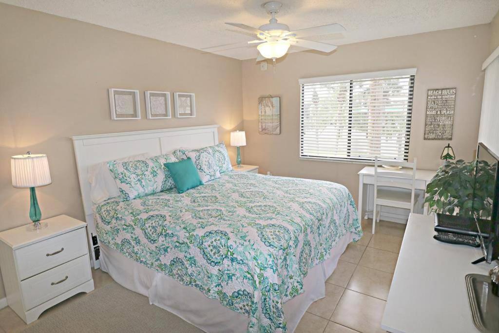 Side Complex B23 1 Bed 1 Bath W/heated Pool *