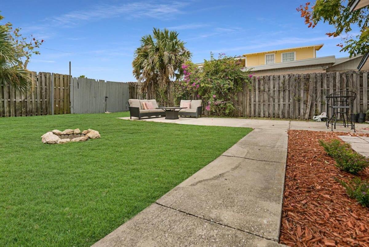 Holiday home Pink House Prime Location Walk To Downtown Dogs Ok *