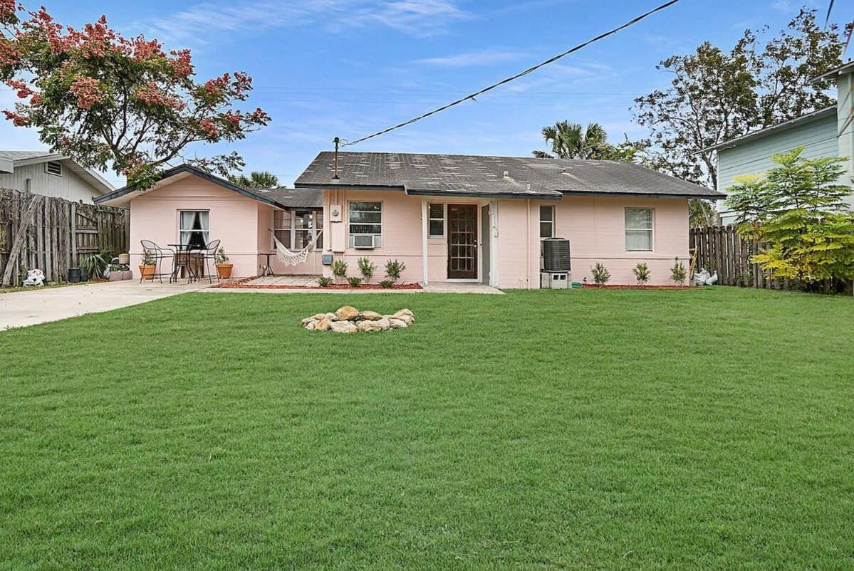 Holiday home Pink House Prime Location Walk To Downtown Dogs Ok St. Augustine