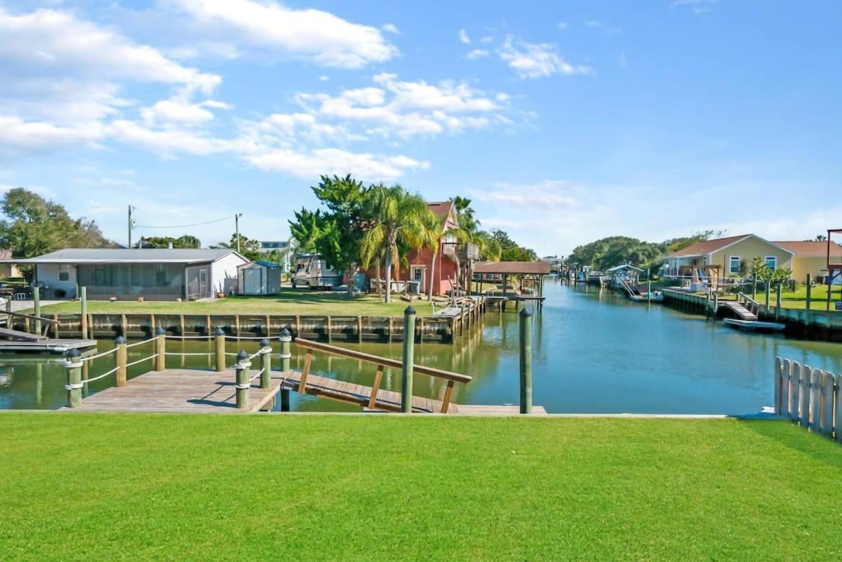 Canal Front Home! Walk To Beach, Porch, Fishing St. Augustine