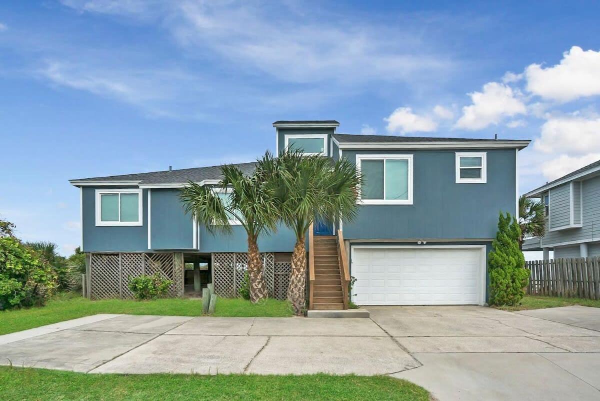 Spectacular Oceanfront! Blissful Balconies + Bbq Holiday home *