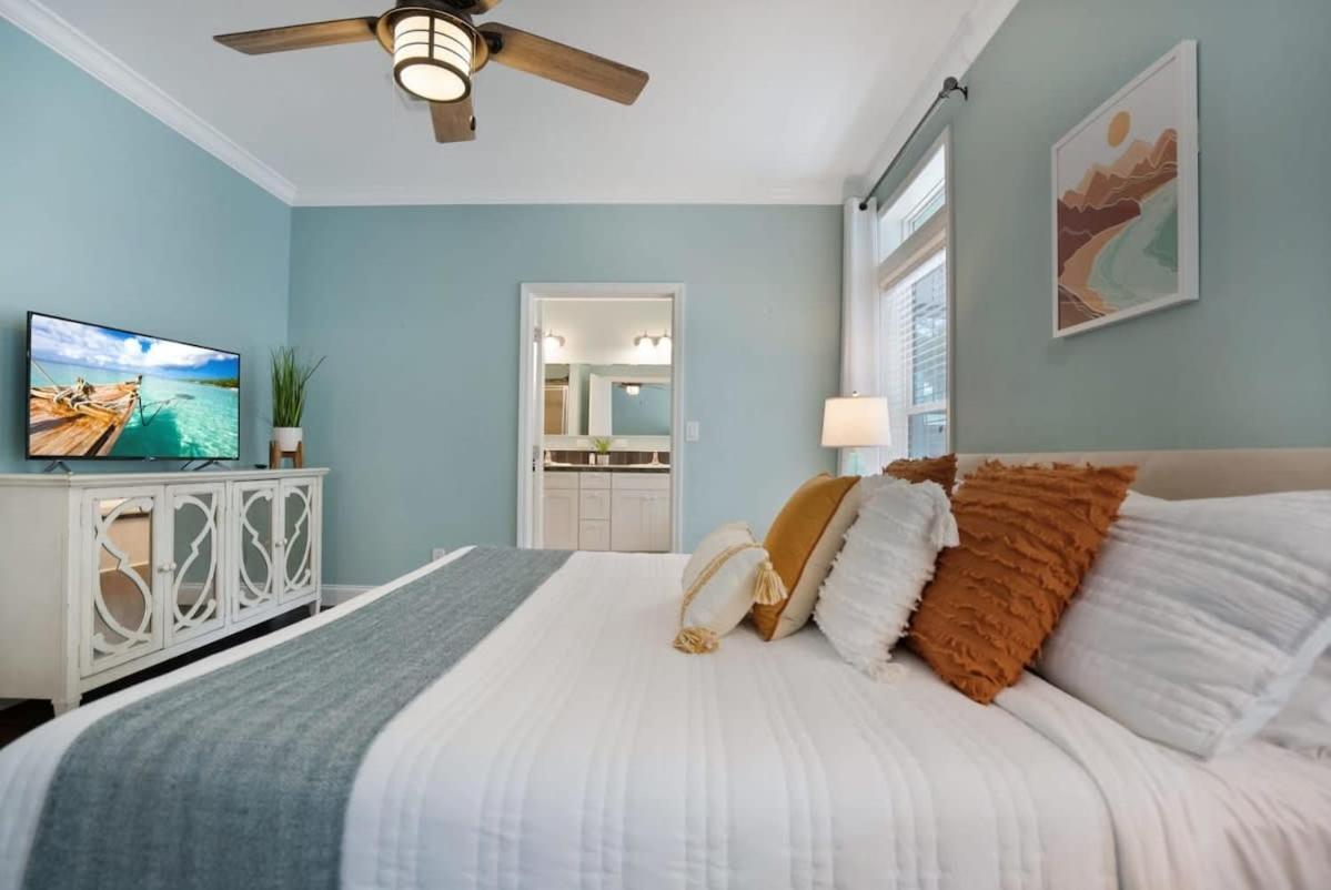 Sparkling Blue Pool Home! Walk To Beach, Publix St. Augustine