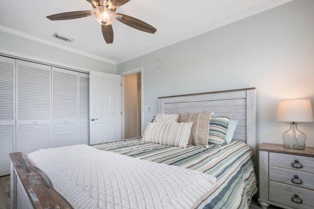 Spectacular Oceanfront! Blissful Balconies + Bbq Holiday home