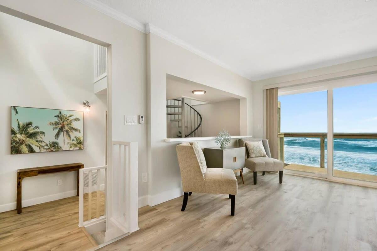 Holiday home Spectacular Oceanfront! Blissful Balconies + Bbq *