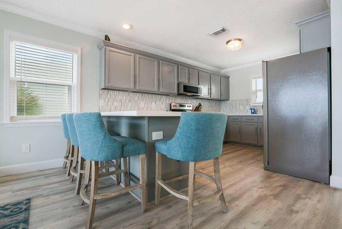 Spectacular Oceanfront! Blissful Balconies + Bbq