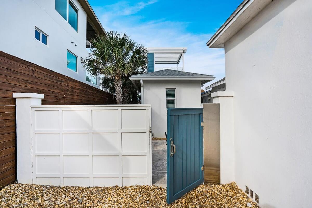 Mod - 100 Steps To The Beach, Pets Ok, Private Deck! *