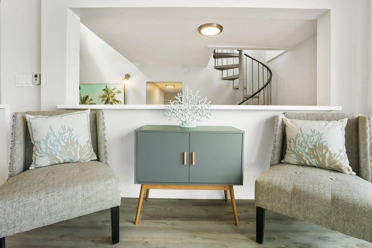 Spectacular Oceanfront! Blissful Balconies + Bbq