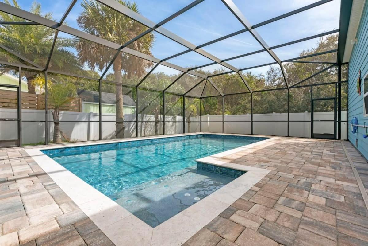 Sparkling Blue Pool Home! Walk To Beach, Publix St. Augustine