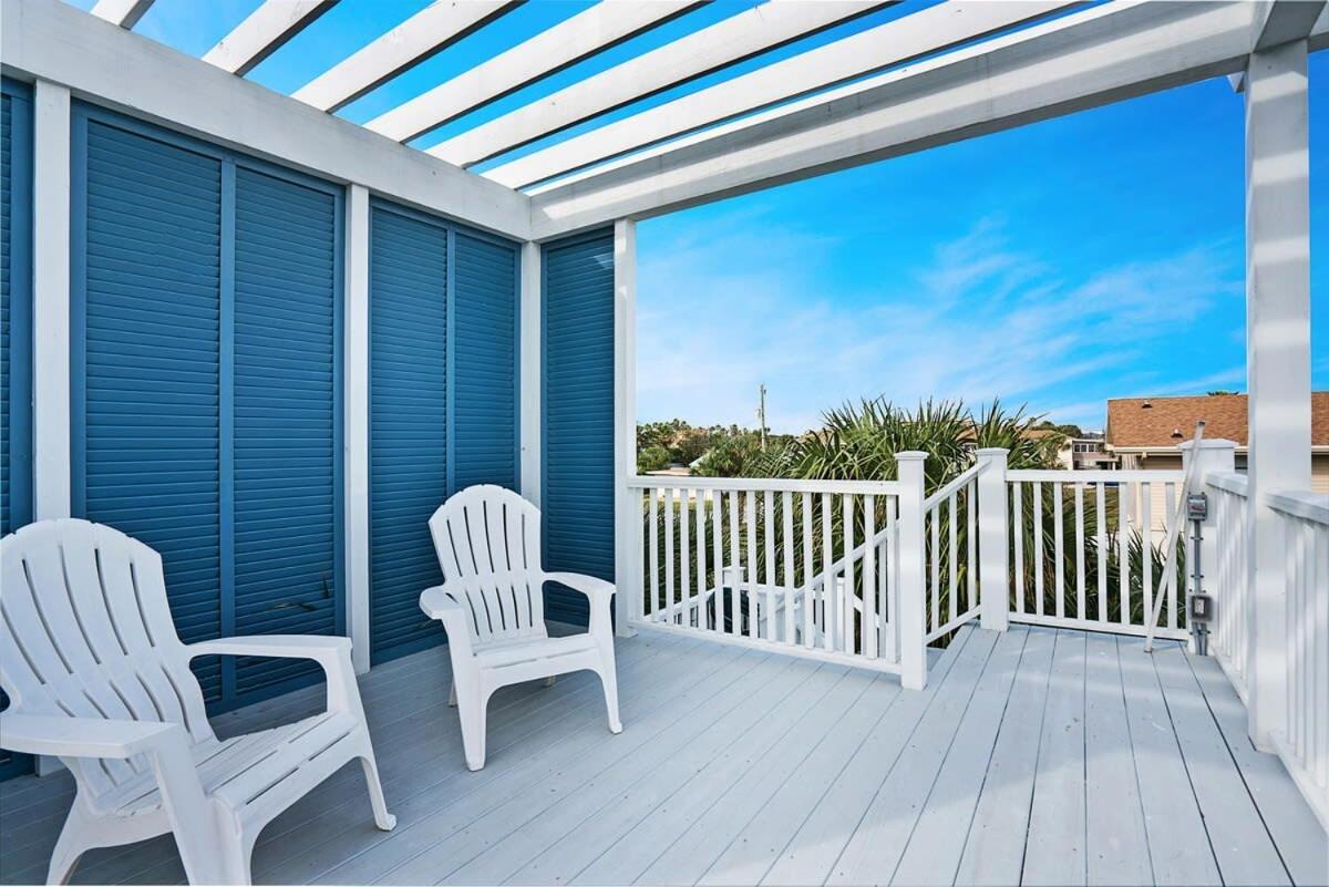 Mod - 100 Steps To The Beach, Pets Ok, Private Deck! Holiday home *