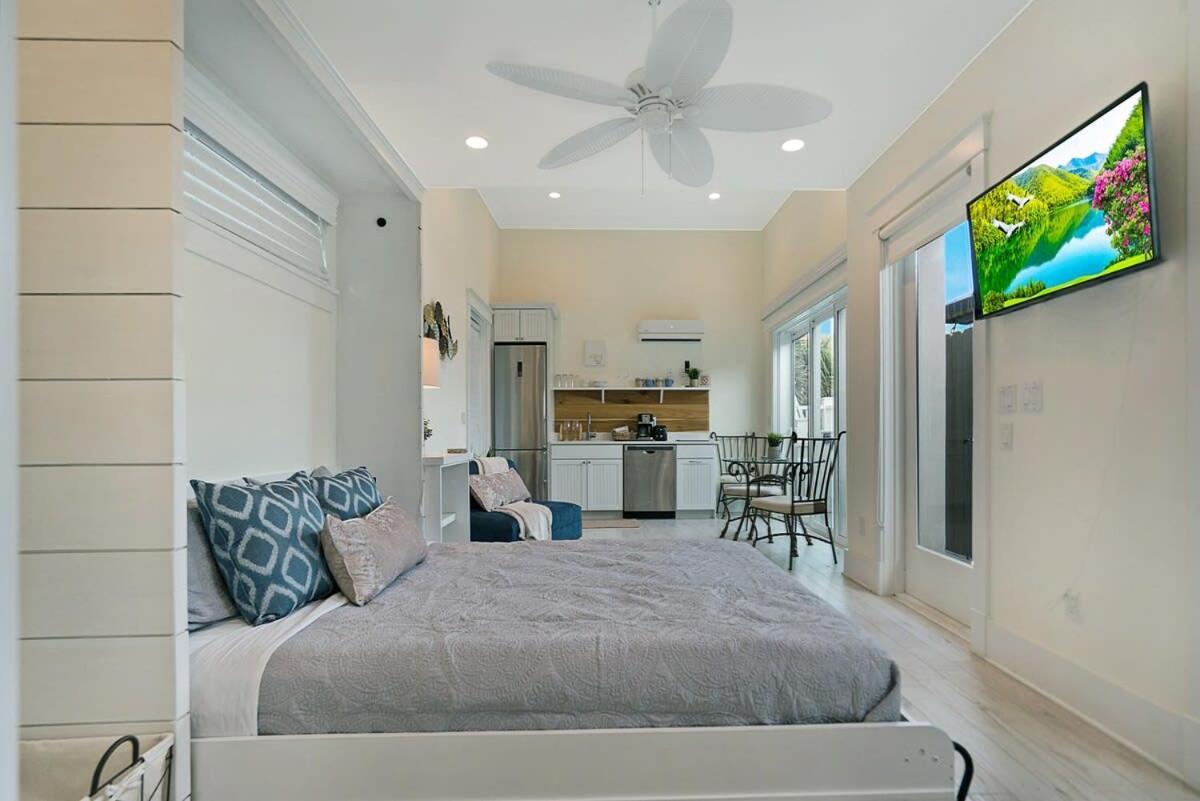 Mod - 100 Steps To The Beach, Pets Ok, Private Deck! St. Augustine