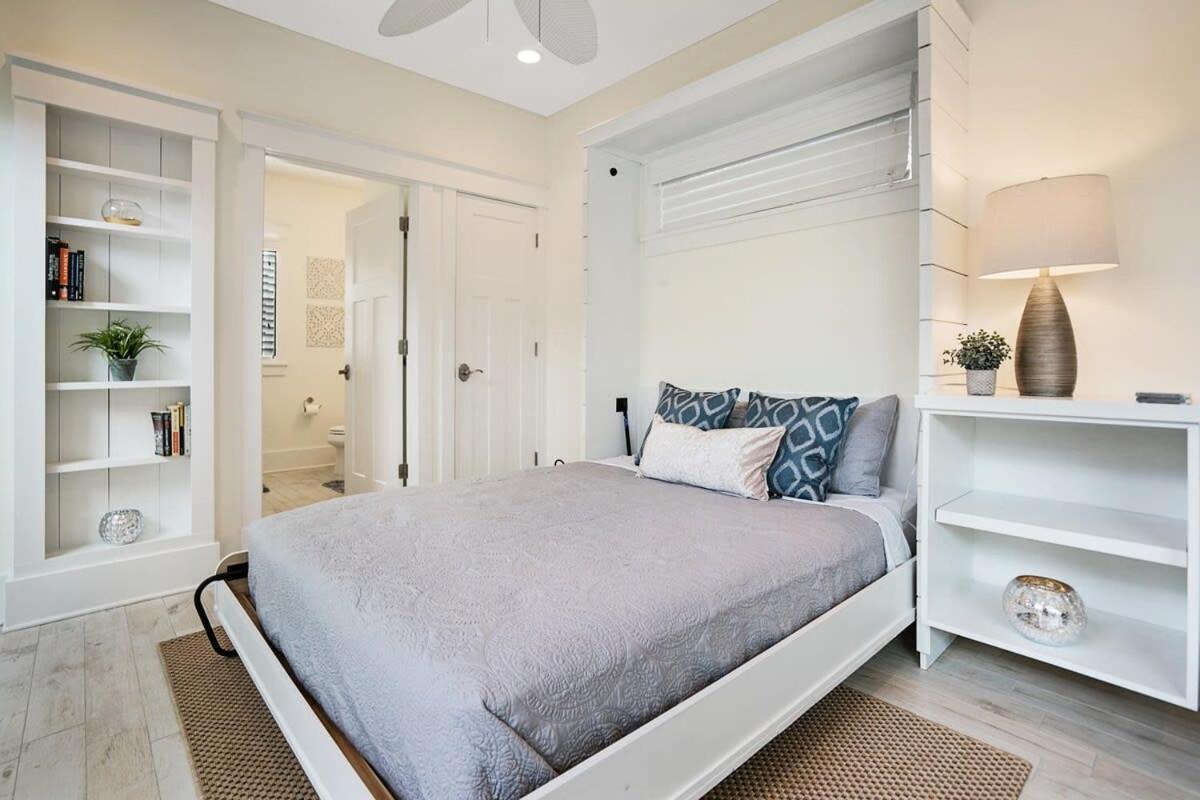 Holiday home Mod - 100 Steps To The Beach, Pets Ok, Private Deck! *