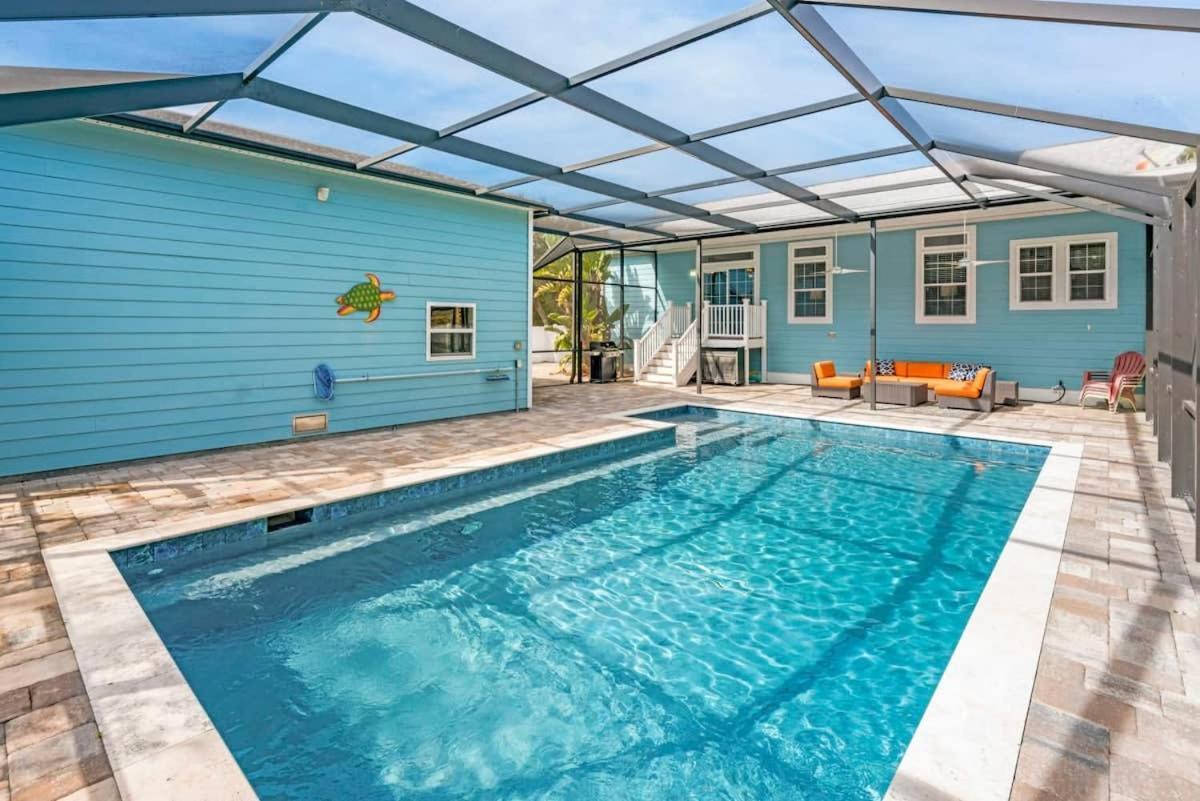 Holiday home Sparkling Blue Pool Home! Walk To Beach, Publix St. Augustine