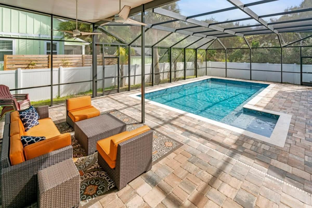 Sparkling Blue Pool Home! Walk To Beach, Publix St. Augustine