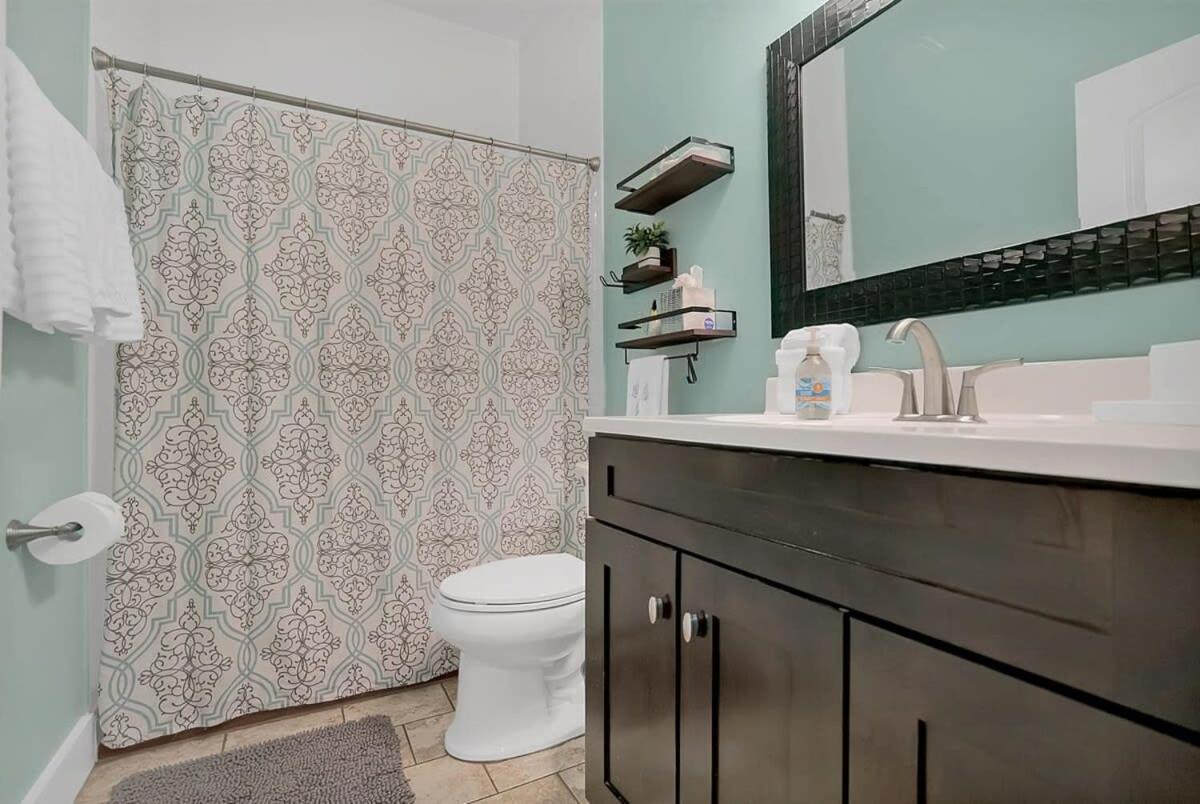 Charming W Pool, Walkable To Downtown Holiday home