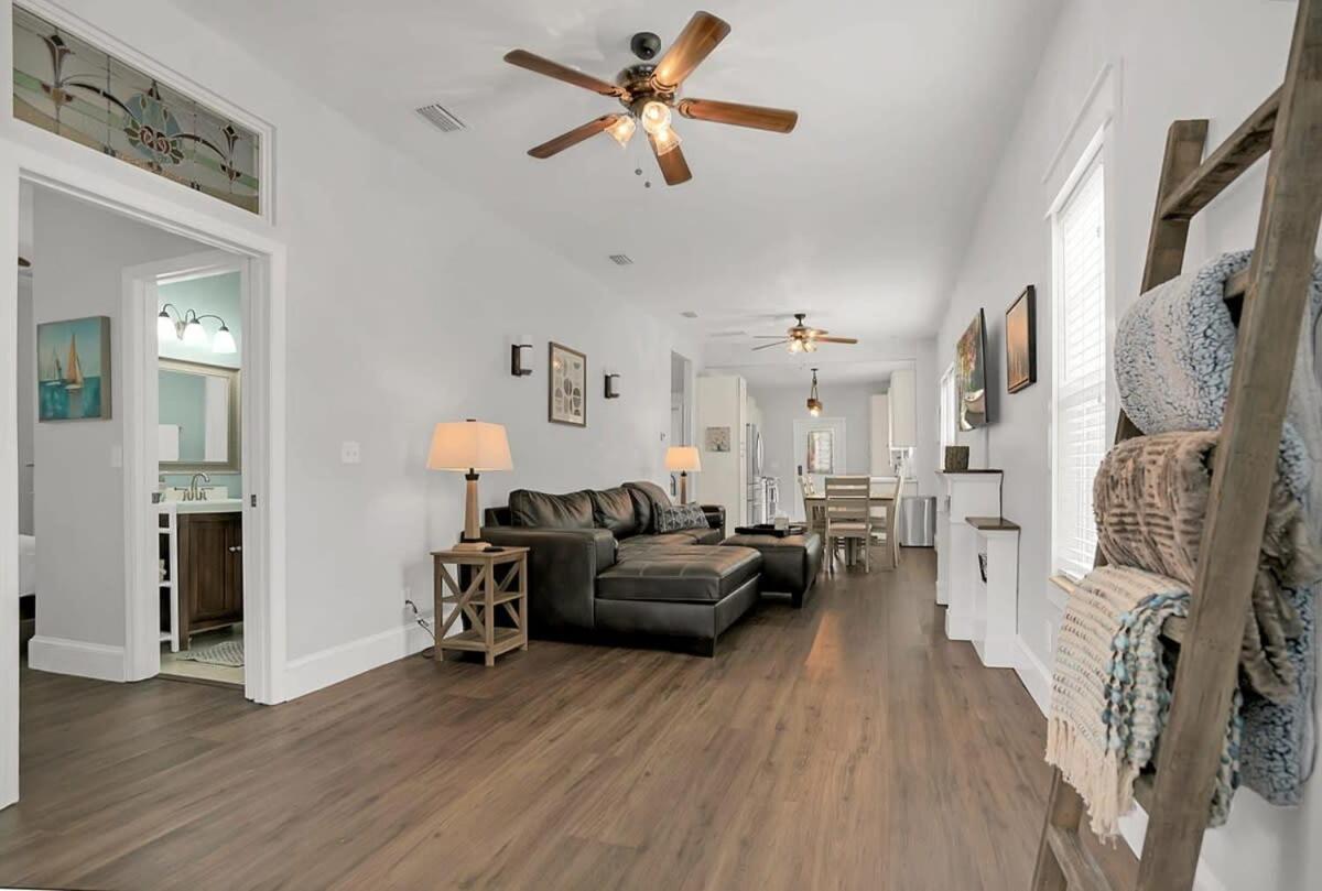 Holiday home Charming W Pool, Walkable To Downtown *
