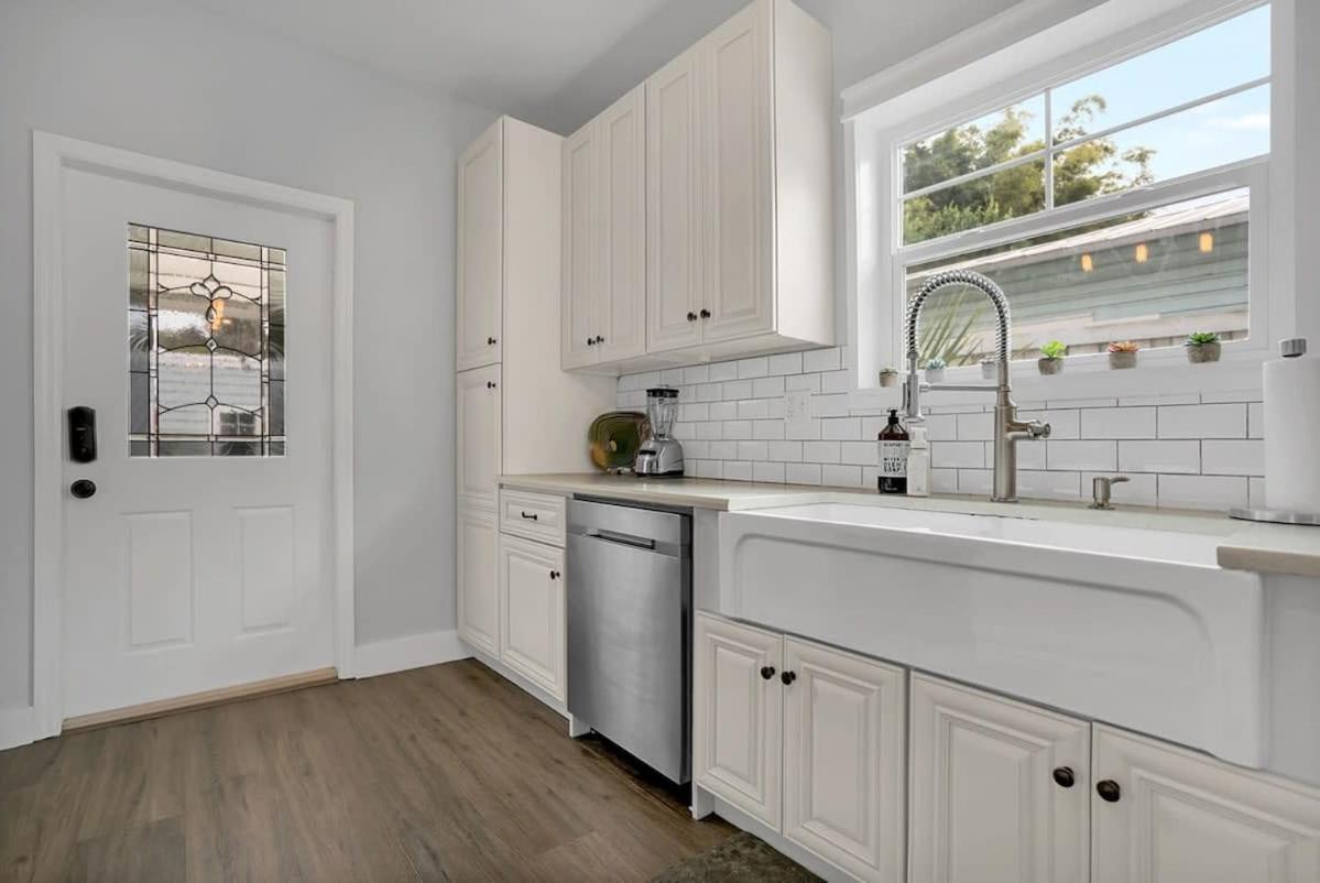 Charming W Pool, Walkable To Downtown Holiday home