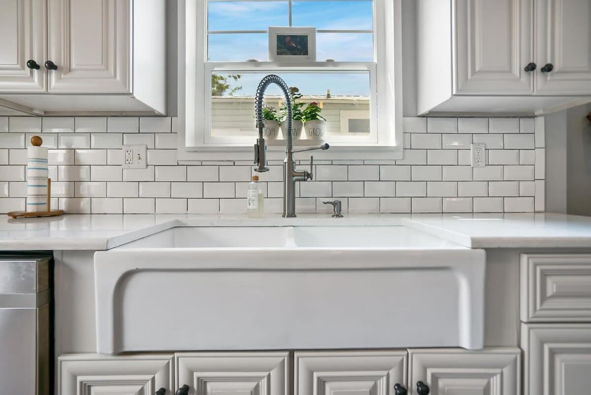 Charming W Pool, Walkable To Downtown Holiday home *
