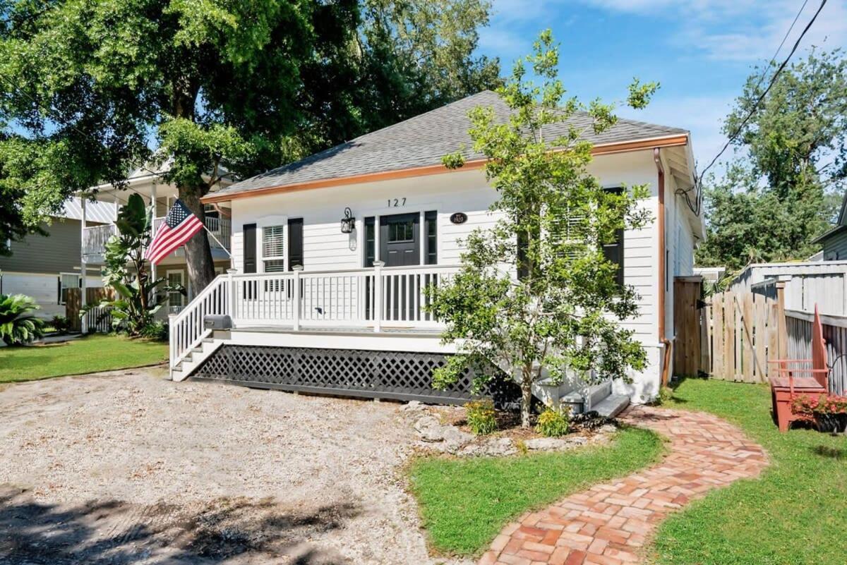 Charming W Pool, Walkable To Downtown Holiday home *