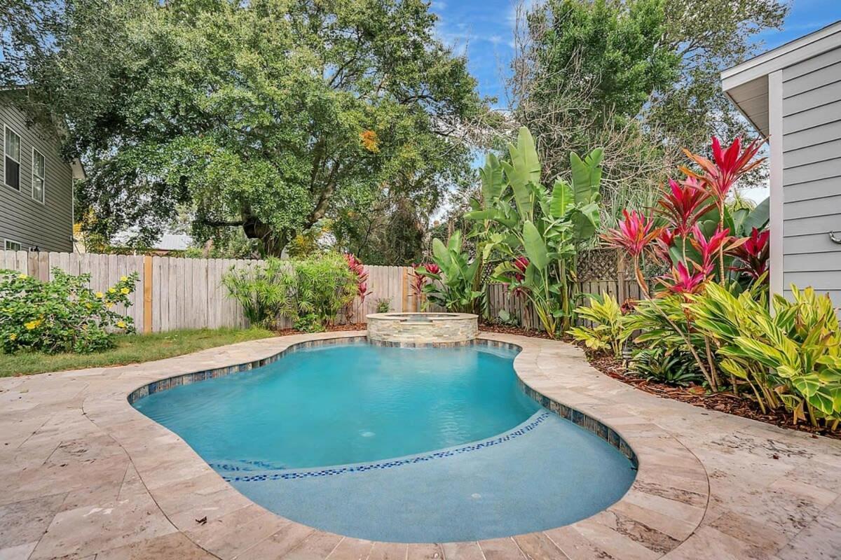 Holiday home Charming W Pool, Walkable To Downtown